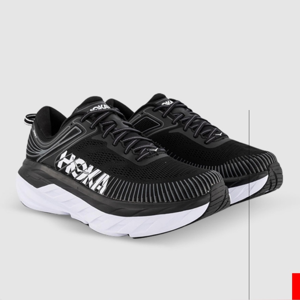 Hokas Bondi 7 in black size 10D